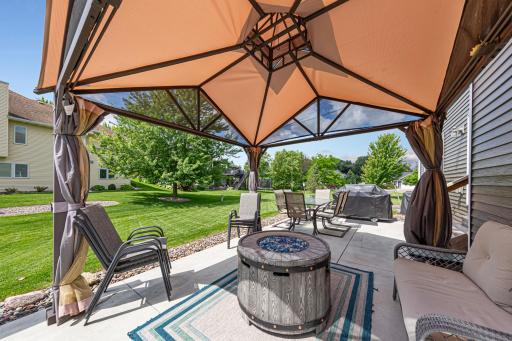 135 Stoneridge Lane NE, Owatonna, MN 55060