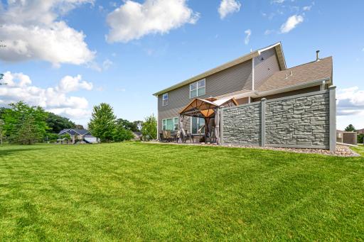 135 Stoneridge Lane NE, Owatonna, MN 55060
