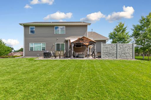 135 Stoneridge Lane NE, Owatonna, MN 55060
