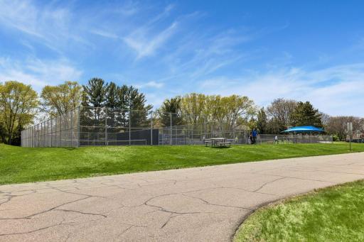 10270 Arrowwood Drive, Eden Prairie, MN 55347