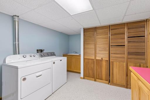 10270 Arrowwood Drive, Eden Prairie, MN 55347