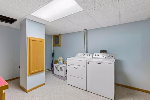 10270 Arrowwood Drive, Eden Prairie, MN 55347