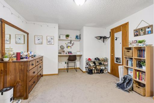 10270 Arrowwood Drive, Eden Prairie, MN 55347