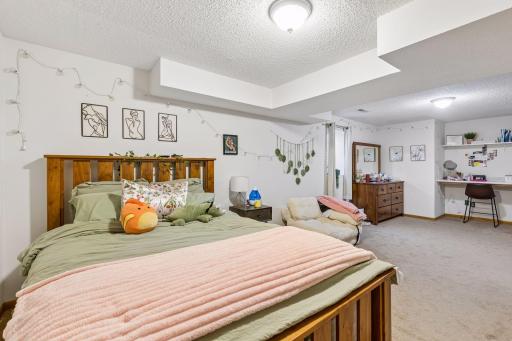 10270 Arrowwood Drive, Eden Prairie, MN 55347