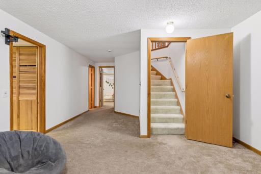 10270 Arrowwood Drive, Eden Prairie, MN 55347