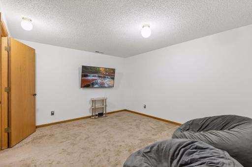 10270 Arrowwood Drive, Eden Prairie, MN 55347