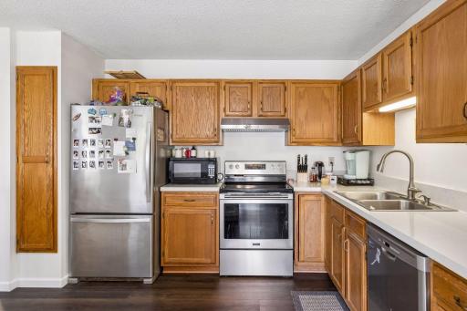 10270 Arrowwood Drive, Eden Prairie, MN 55347