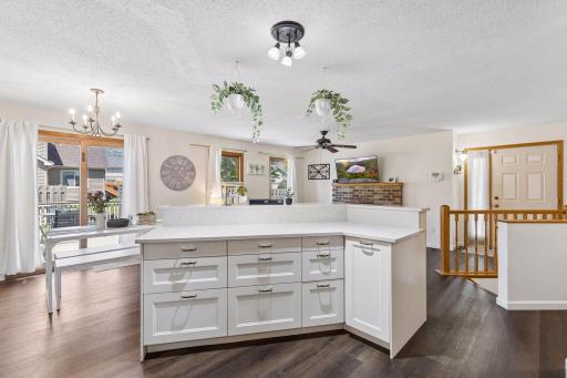 10270 Arrowwood Drive, Eden Prairie, MN 55347