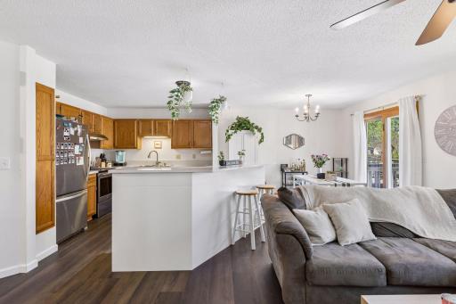 10270 Arrowwood Drive, Eden Prairie, MN 55347