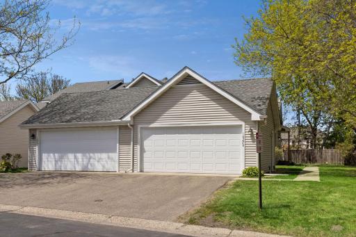 10270 Arrowwood Drive, Eden Prairie, MN 55347