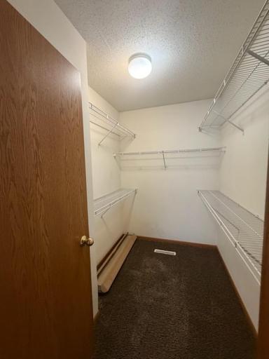 1010 Oak Place, West Fargo, ND 58078