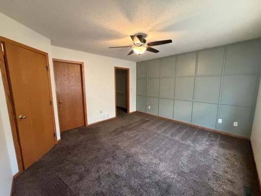 1010 Oak Place, West Fargo, ND 58078