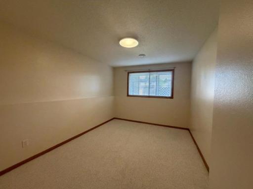1010 Oak Place, West Fargo, ND 58078