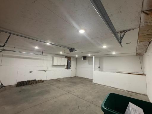 1010 Oak Place, West Fargo, ND 58078
