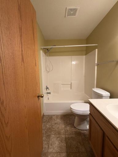 1010 Oak Place, West Fargo, ND 58078