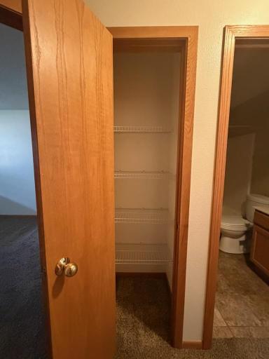 1010 Oak Place, West Fargo, ND 58078