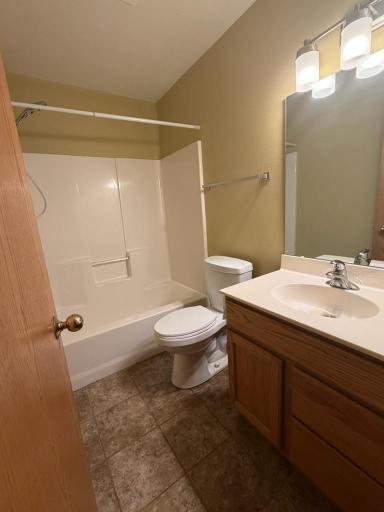 1010 Oak Place, West Fargo, ND 58078