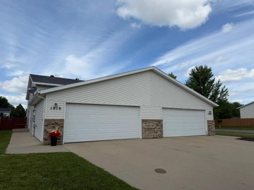 1010 Oak Place, West Fargo, ND 58078