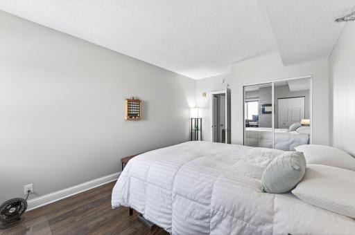 26 10th Street W, 2004, Saint Paul, MN 55102