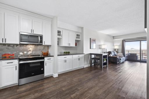 26 10th Street W, 2004, Saint Paul, MN 55102