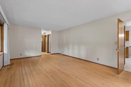 6836 Ewing Avenue N, Minneapolis, MN 55429