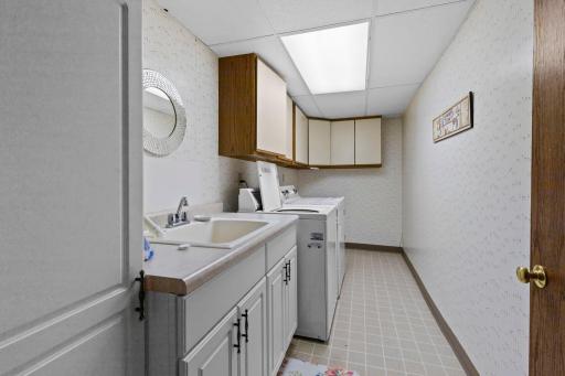 6836 Ewing Avenue N, Minneapolis, MN 55429