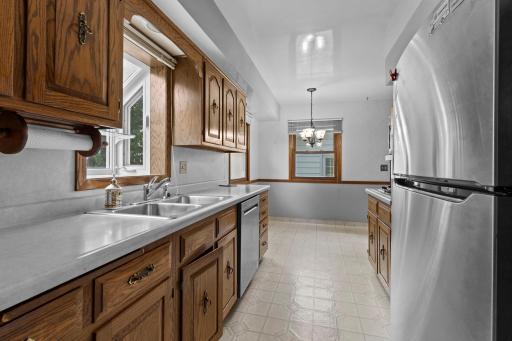 6836 Ewing Avenue N, Minneapolis, MN 55429