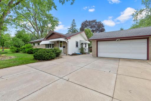 6836 Ewing Avenue N, Minneapolis, MN 55429