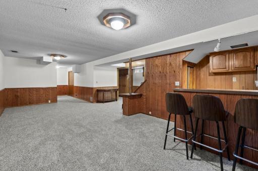 6836 Ewing Avenue N, Minneapolis, MN 55429