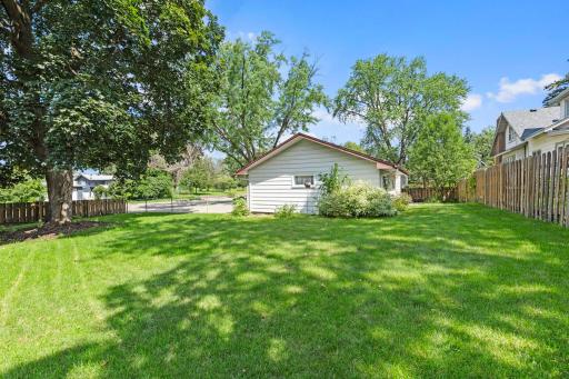 6836 Ewing Avenue N, Minneapolis, MN 55429