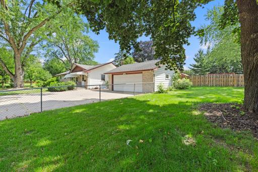 6836 Ewing Avenue N, Minneapolis, MN 55429