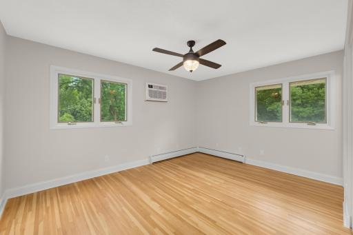 10928 London Drive, Burnsville, MN 55337