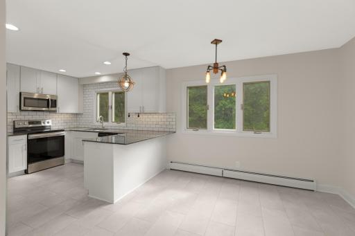10928 London Drive, Burnsville, MN 55337