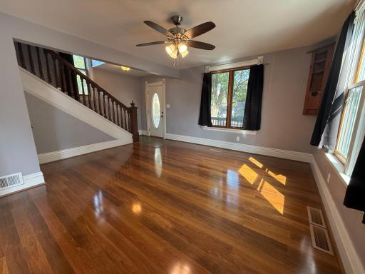 16. Living Room.jpg