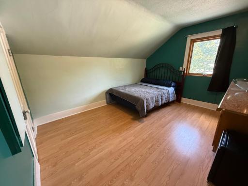 35. Bedroom.jpg
