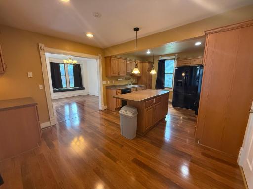 25. Kitchen.jpg