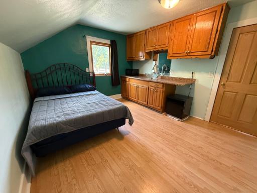 36. Bedroom.jpg