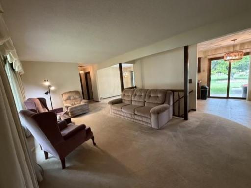 8633 Greenway Avenue S, Cottage Grove, MN 55016