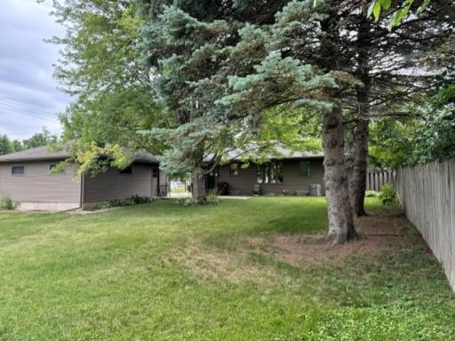 8633 Greenway Avenue S, Cottage Grove, MN 55016