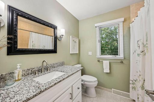 5551 W 93rd Street, Minneapolis, MN 55437