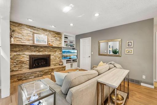 5551 W 93rd Street, Minneapolis, MN 55437