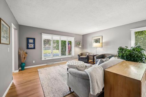 5551 W 93rd Street, Minneapolis, MN 55437