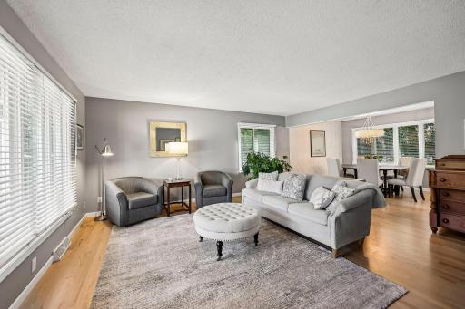 5551 W 93rd Street, Minneapolis, MN 55437