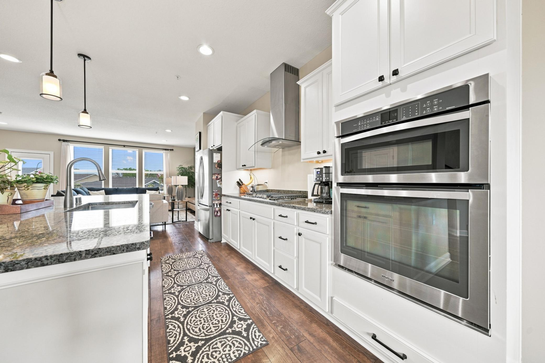 Who doesn't love a double oven? If you cook for a crowd, you know!