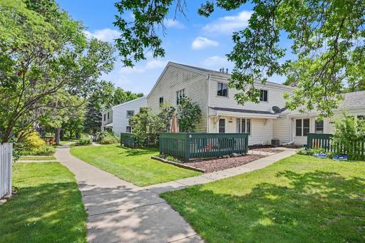 4920 Grenwich Trail N, Saint Paul, MN 55128
