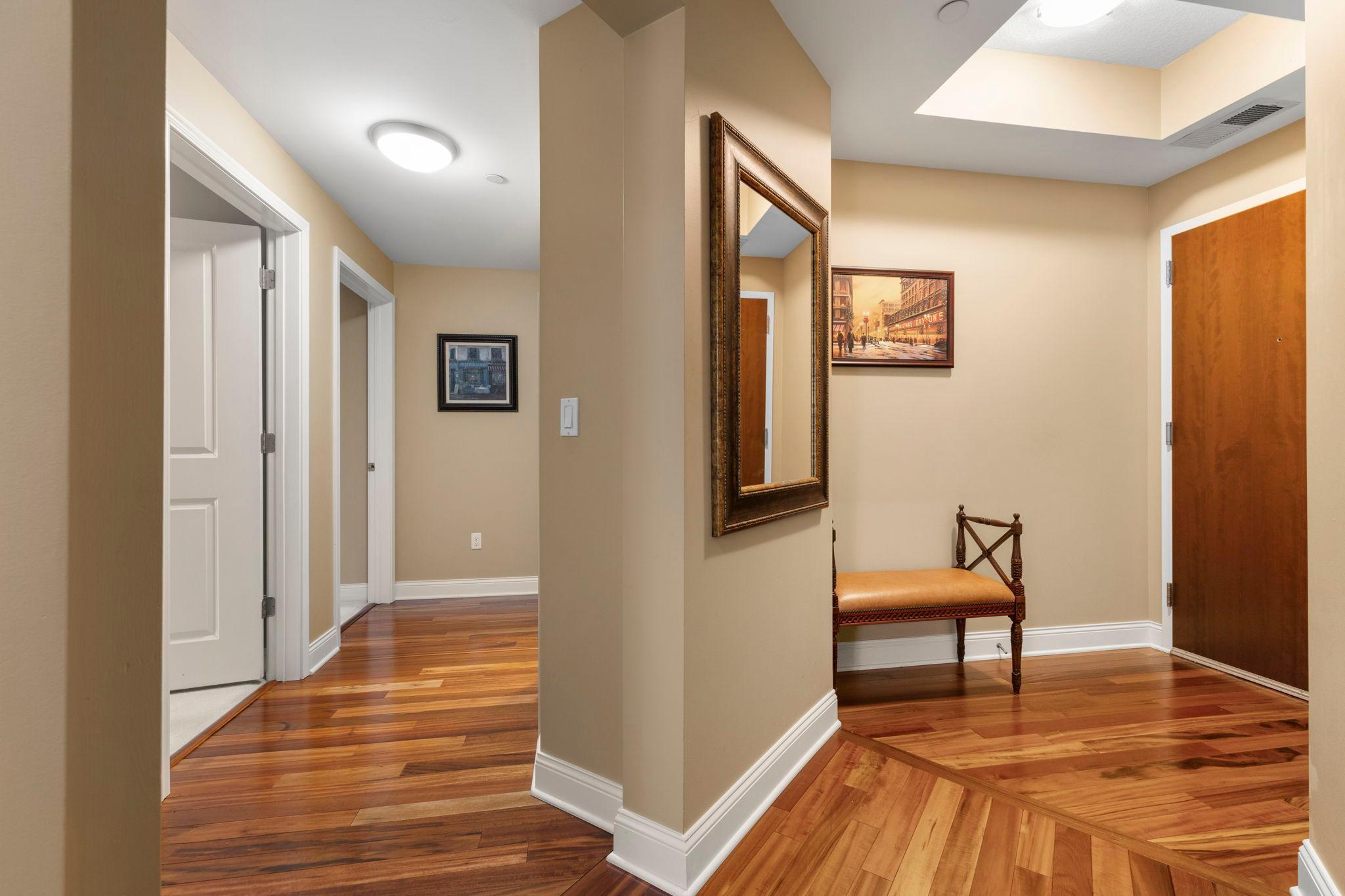 13-web-or-mls-100 3rd Ave S 705-18.jpg