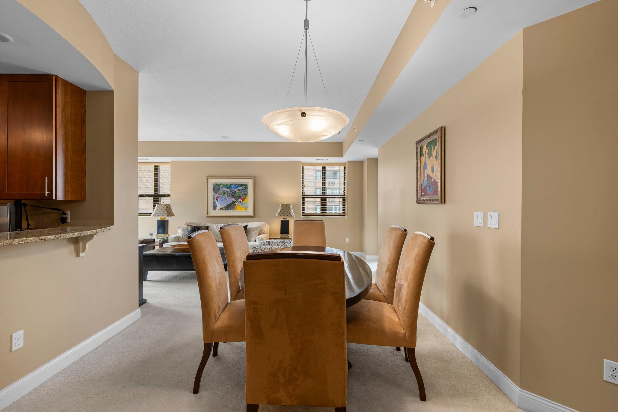28-web-or-mls-100 3rd Ave S 705-63.jpg