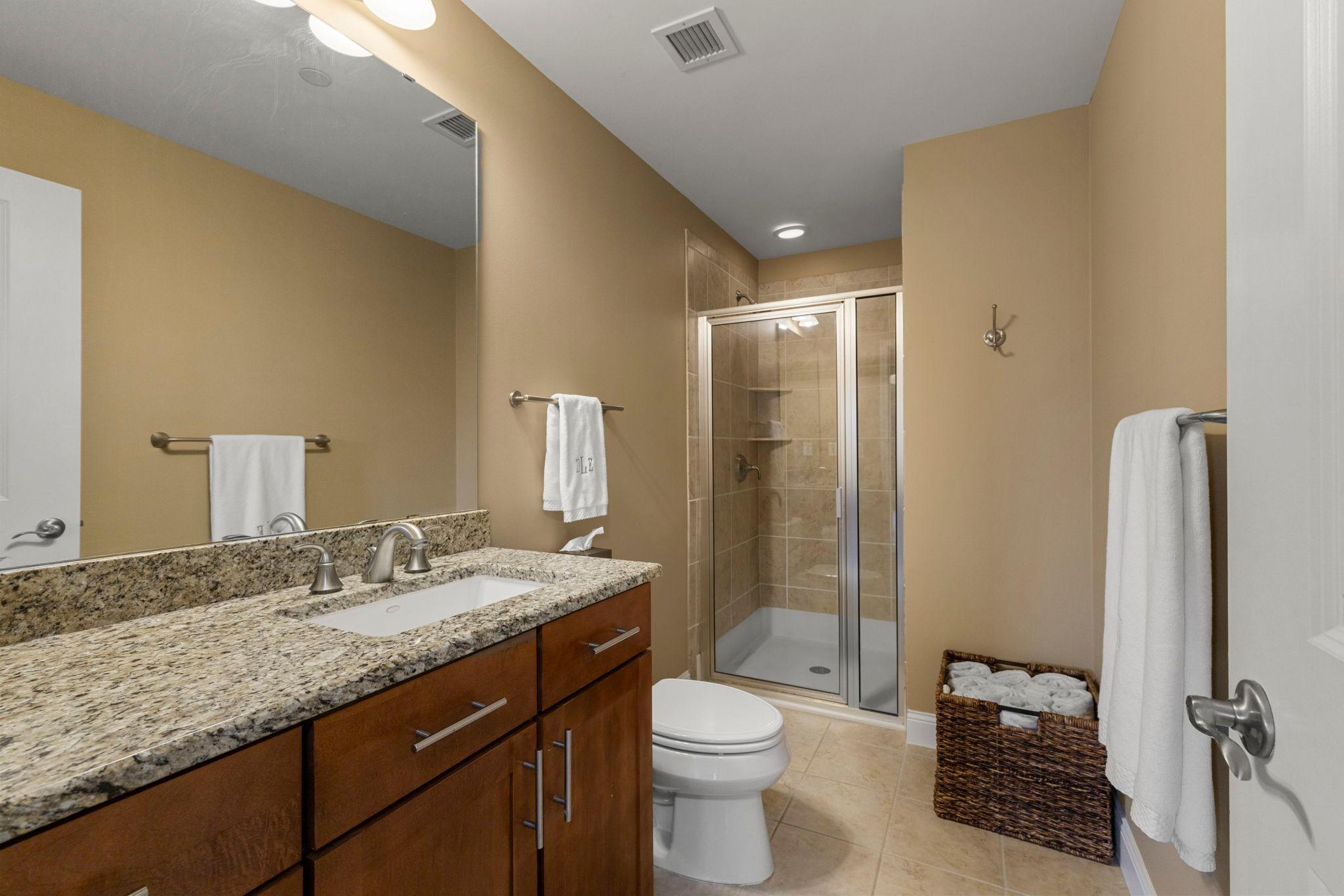18-web-or-mls-100 3rd Ave S 705-33.jpg