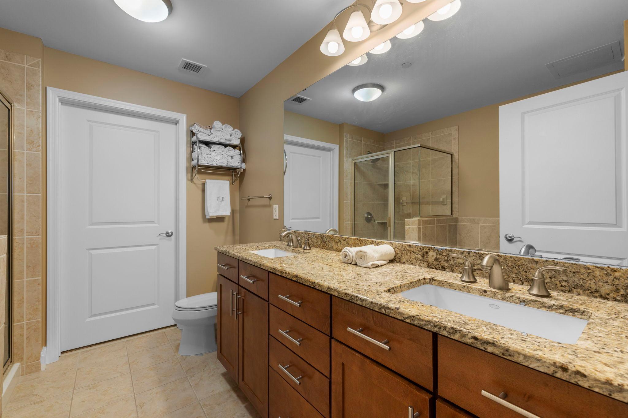 24-web-or-mls-100 3rd Ave S 705-51.jpg