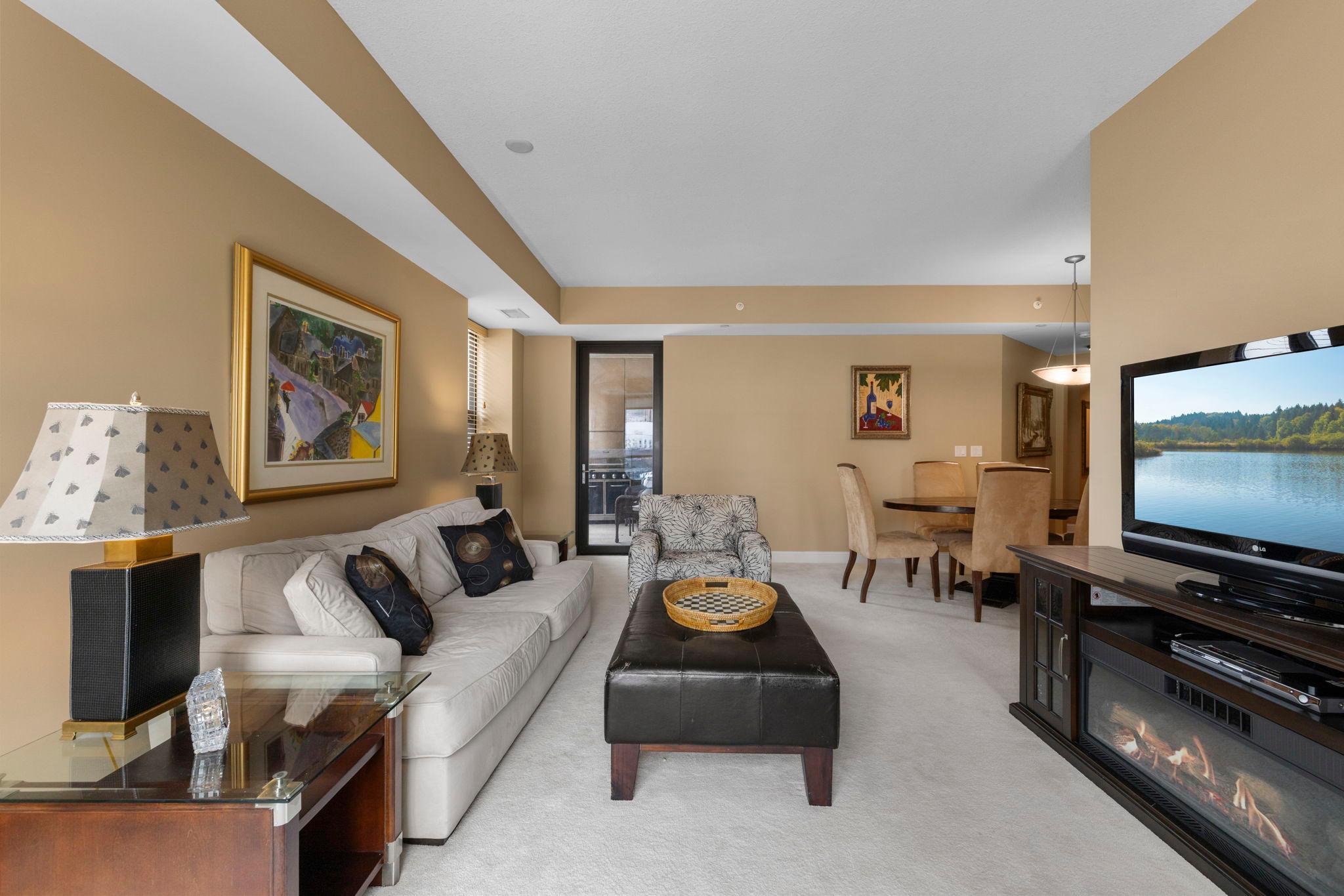 39-web-or-mls-100 3rd Ave S 705-96.jpg